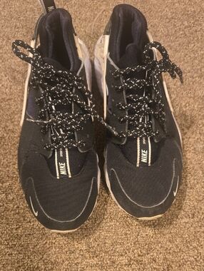 Nike Huarache Sneakers 5.5Y